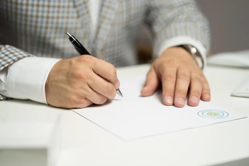Vom Papiersturm zur digitalen Klarheit: Systeme für spezifische Bereiche